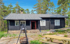 3 Bedroom Lake Front Home In Sperrebotn
